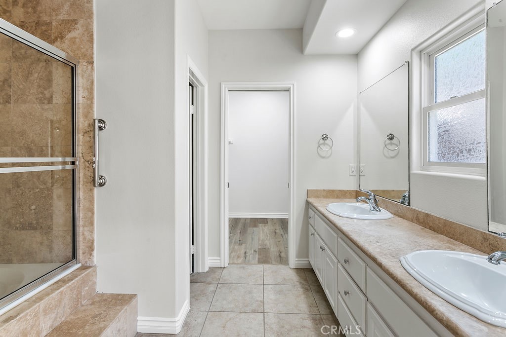 33912 Violet Lantern Street