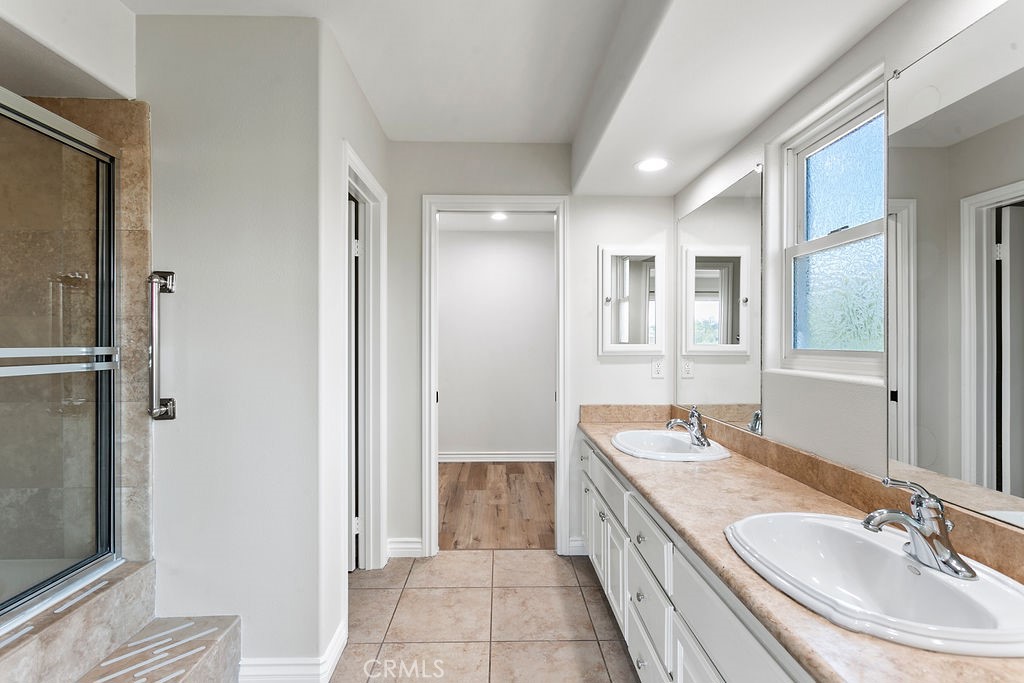 33912 Violet Lantern Street