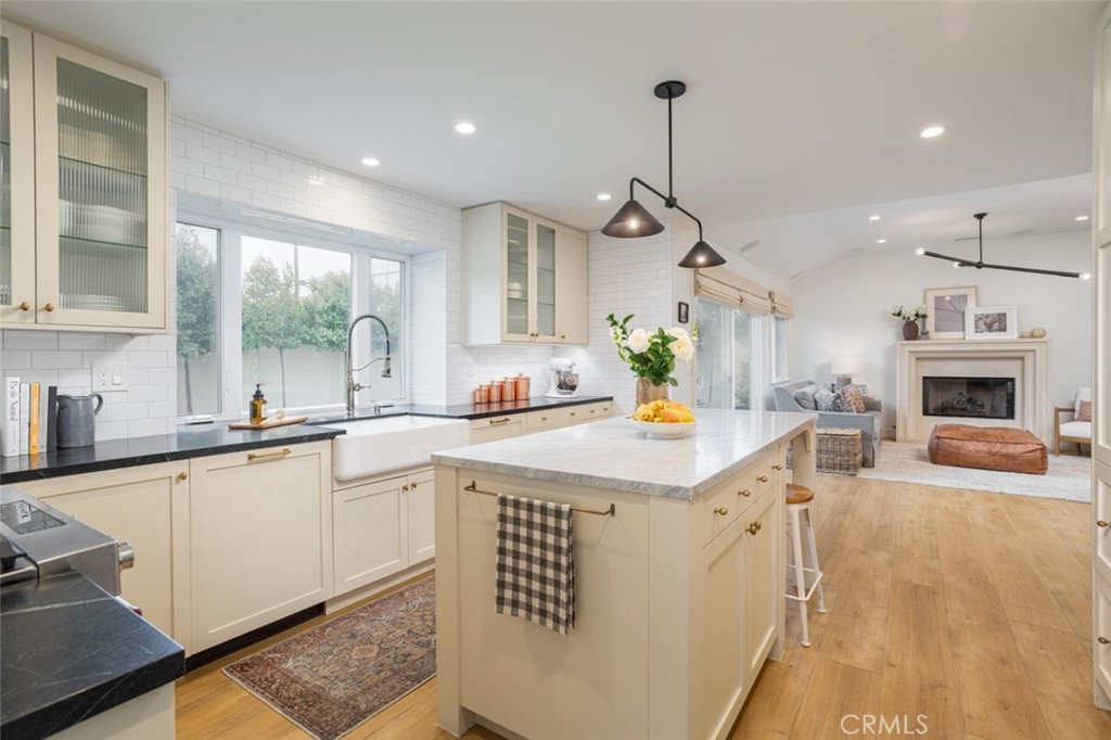 201 Costa Mesa Street