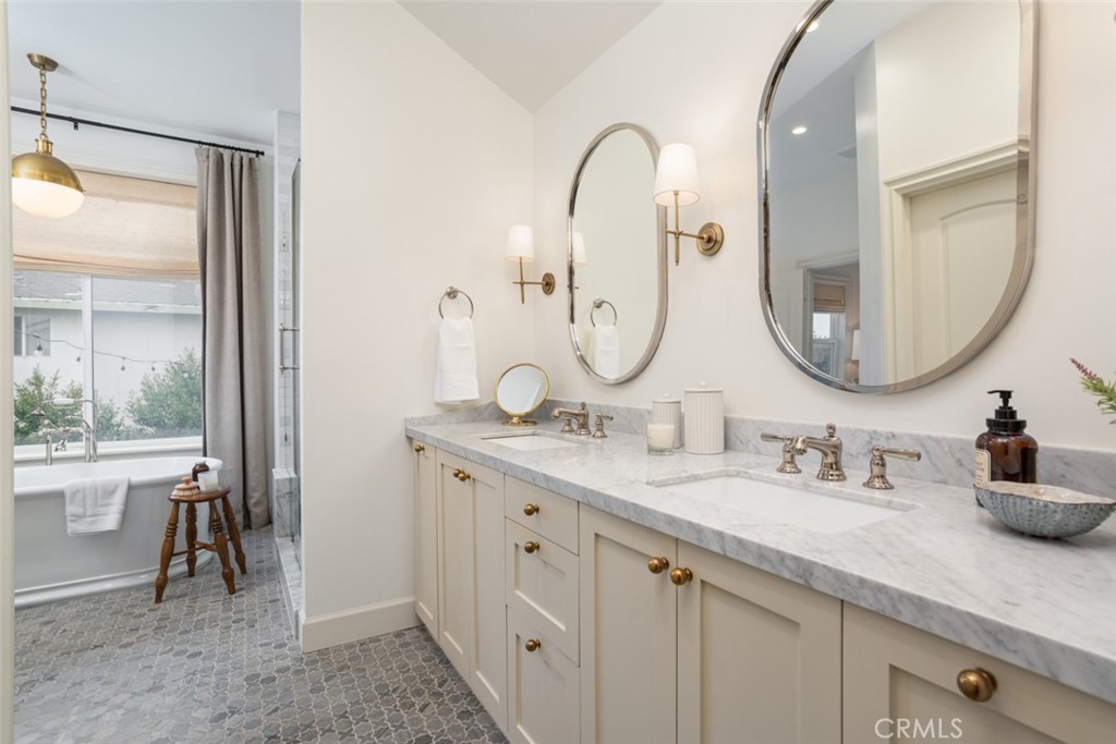 201 Costa Mesa Street