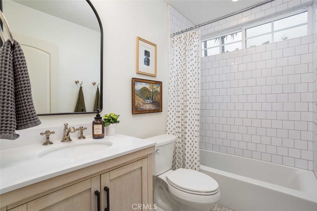 201 Costa Mesa Street