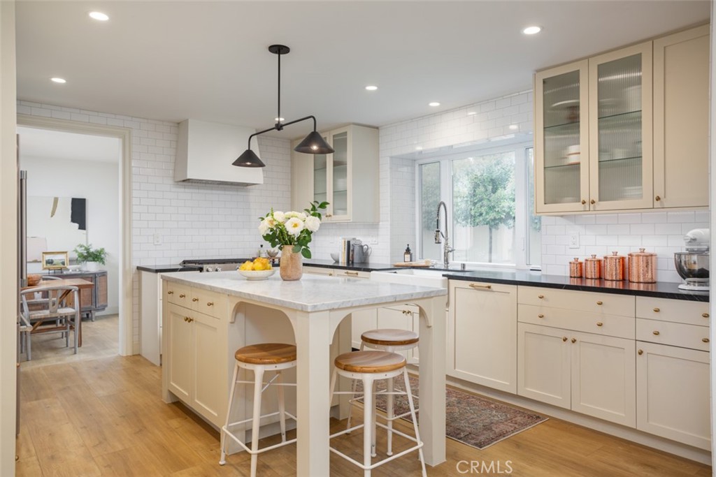 201 Costa Mesa Street