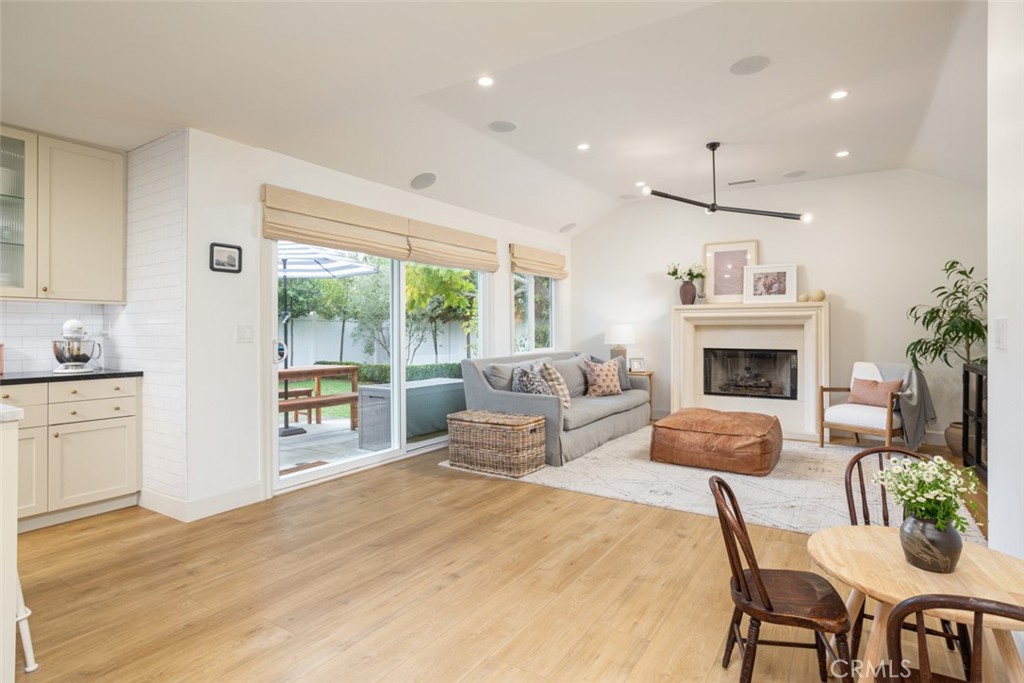 201 Costa Mesa Street