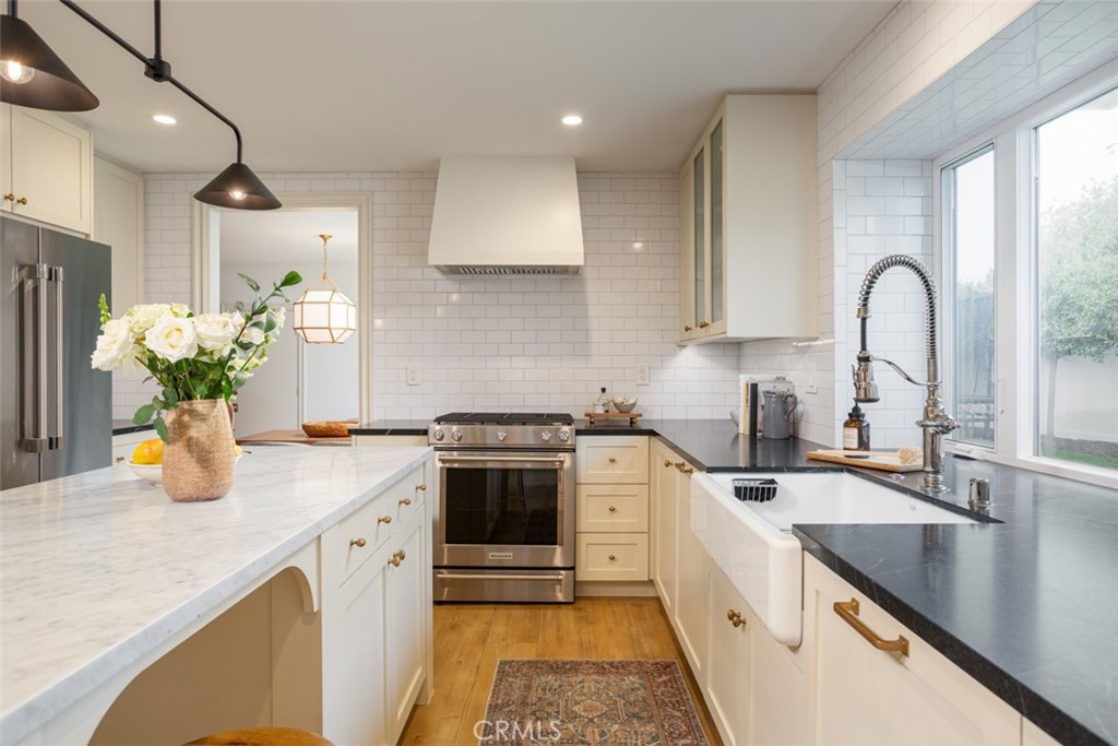 201 Costa Mesa Street