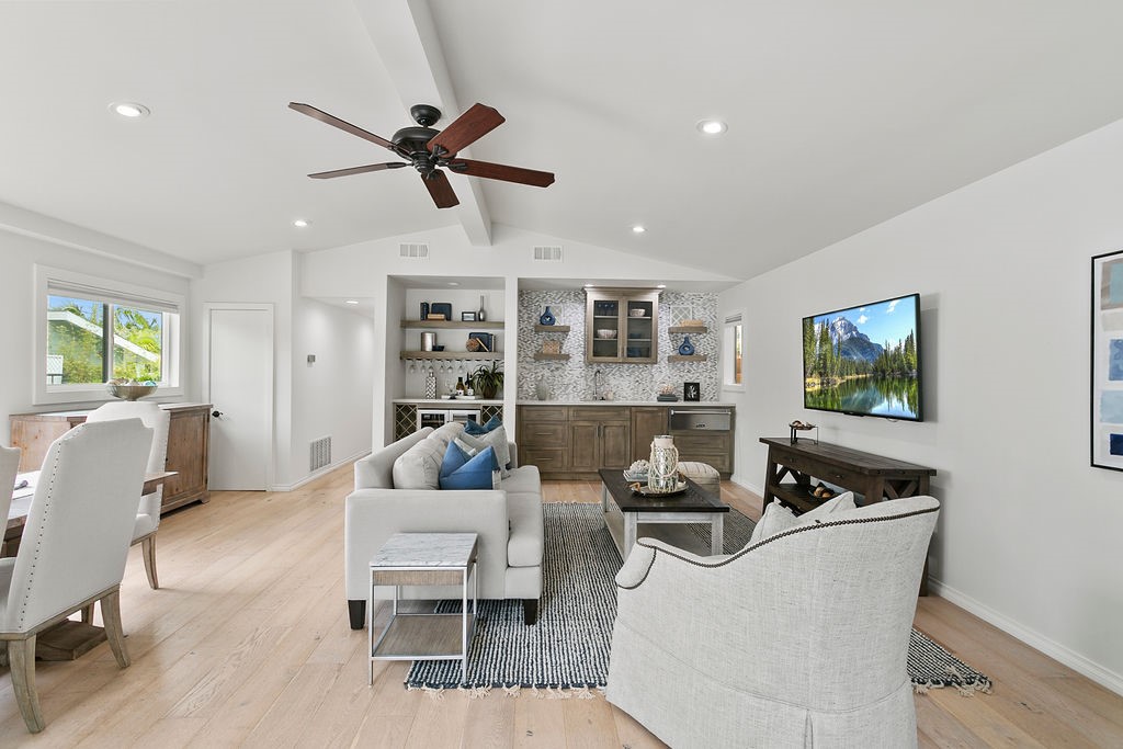 211 W Paseo De Cristobal