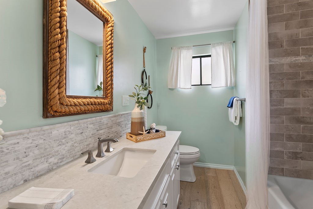 211 W Paseo De Cristobal