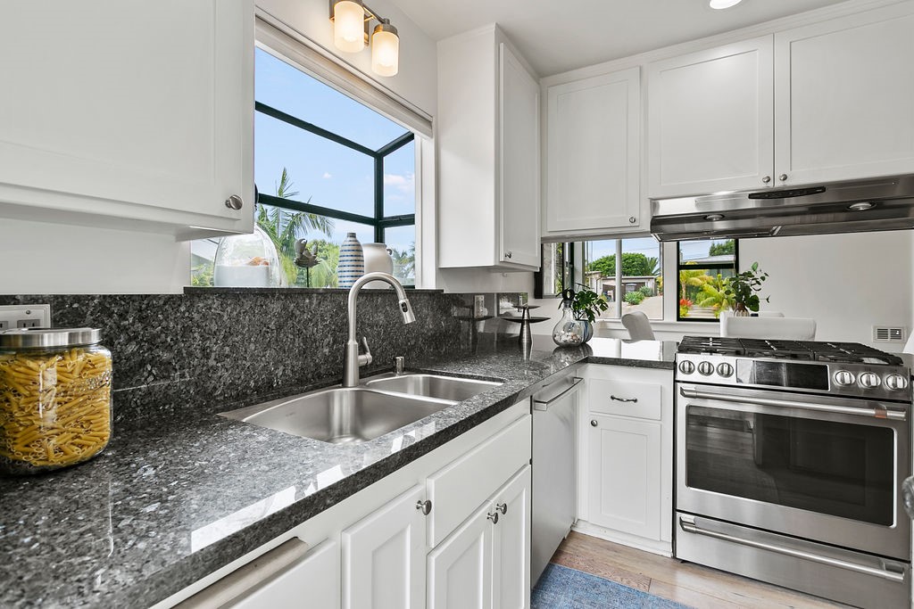 211 W Paseo De Cristobal