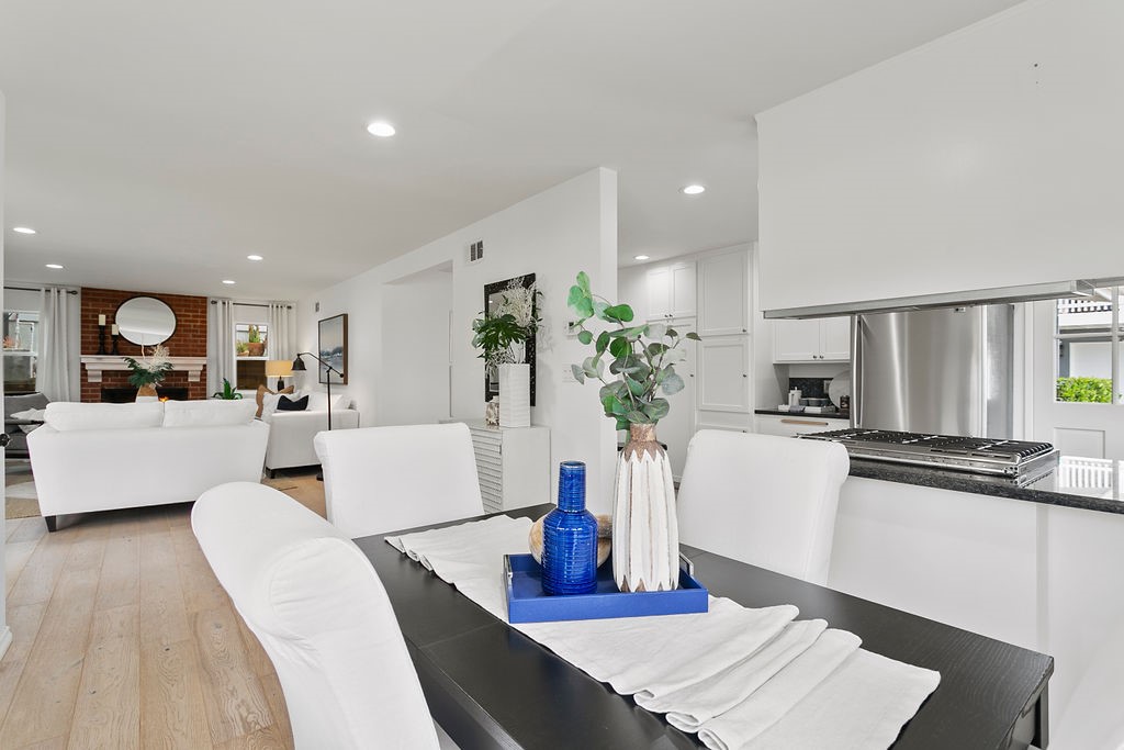 211 W Paseo De Cristobal