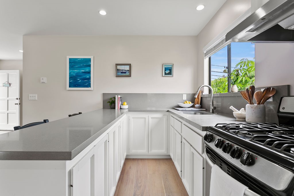 211 W Paseo De Cristobal