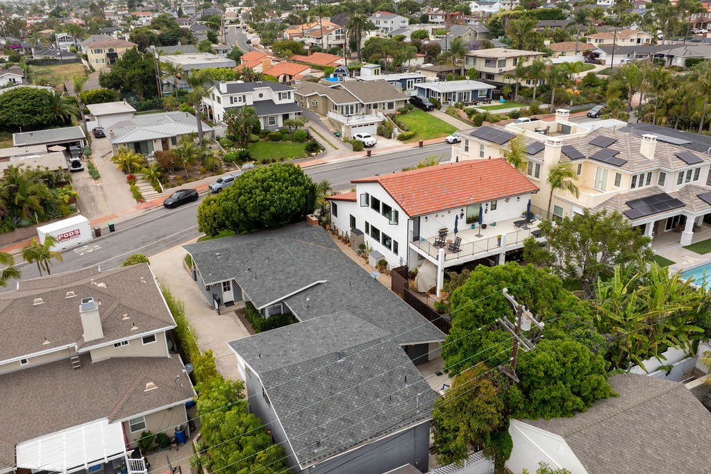 211 W Paseo De Cristobal