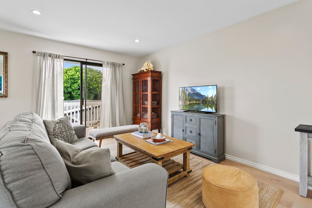 211 W Paseo De Cristobal