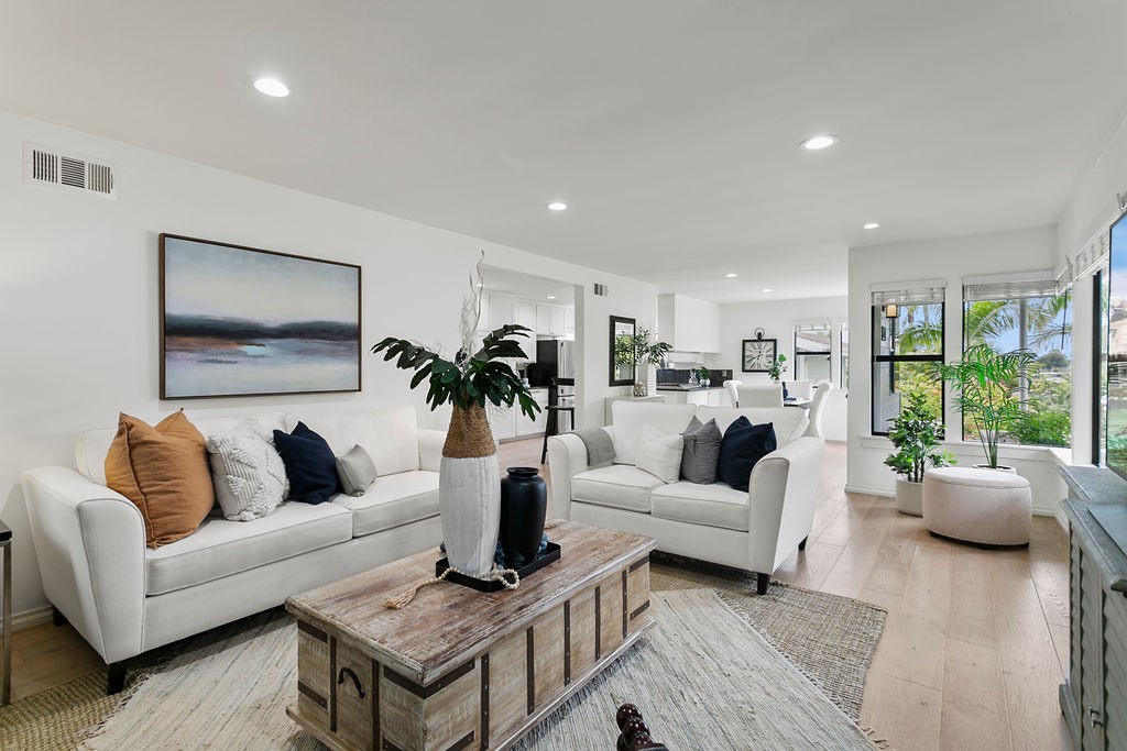 211 W Paseo De Cristobal