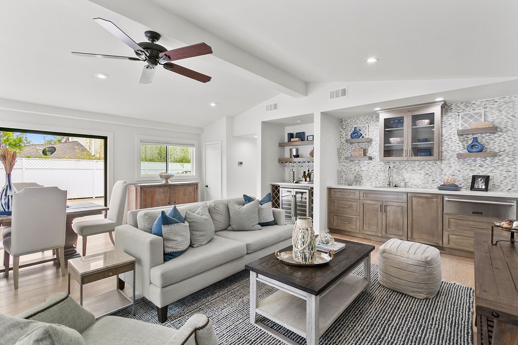 211 W Paseo De Cristobal