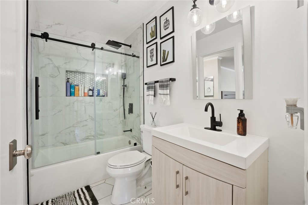 31 Hollyhock Lane 232