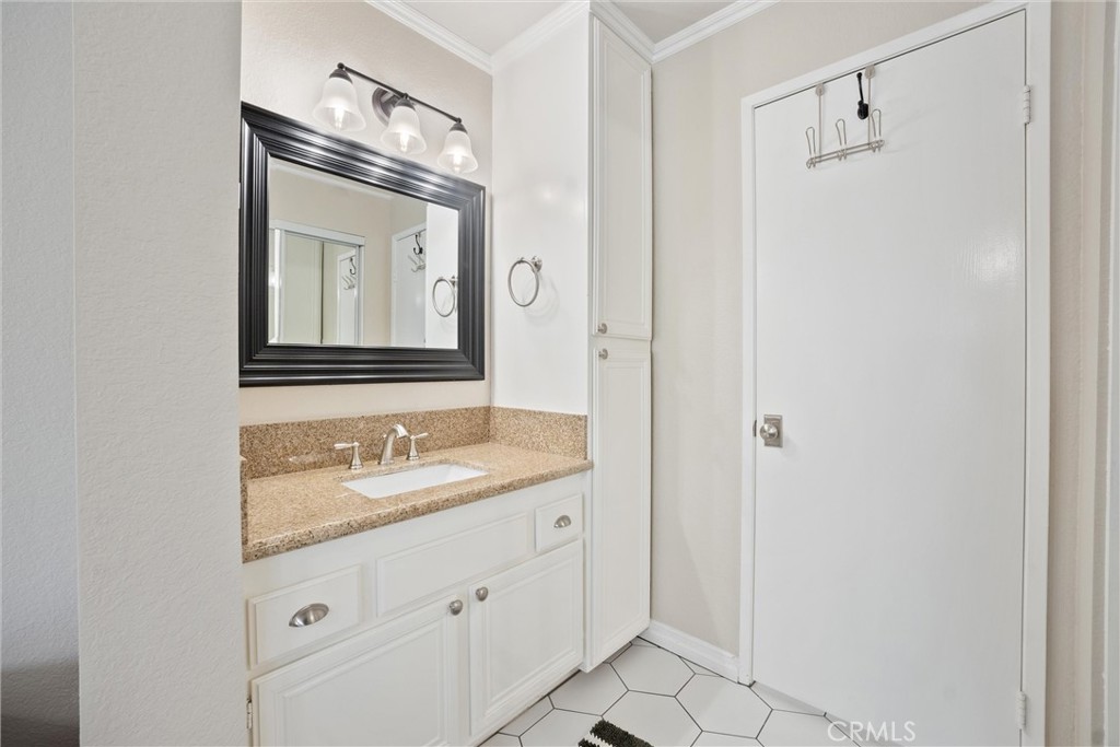 31 Hollyhock Lane 232