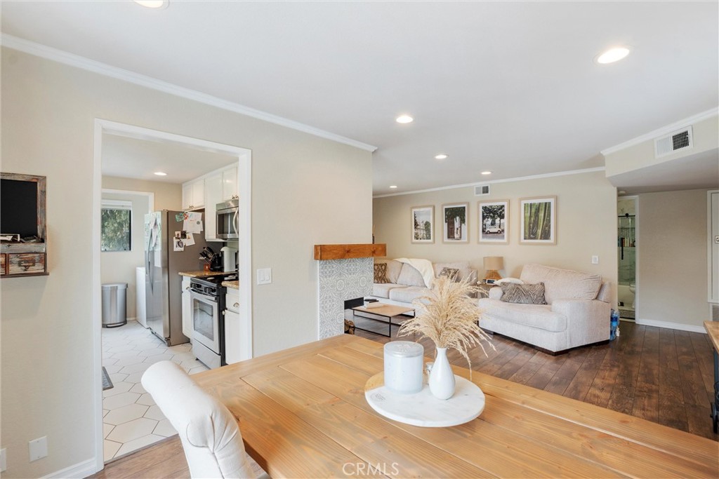 31 Hollyhock Lane 232