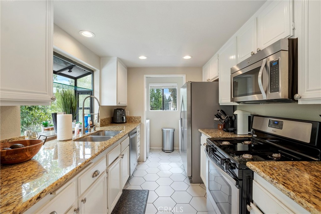 31 Hollyhock Lane 232