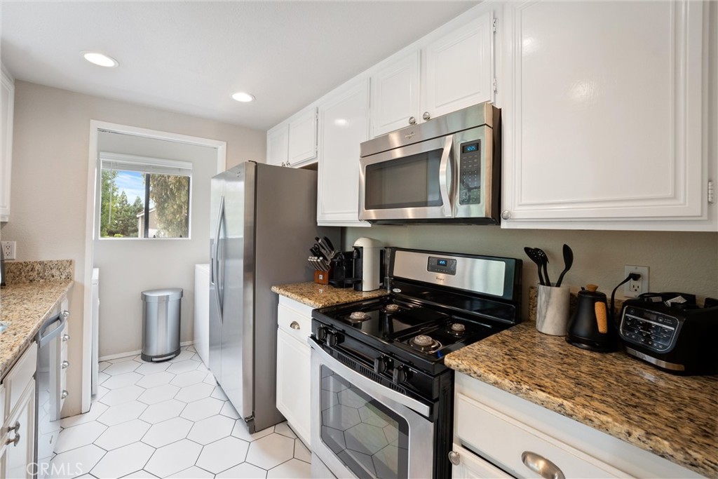 31 Hollyhock Lane 232