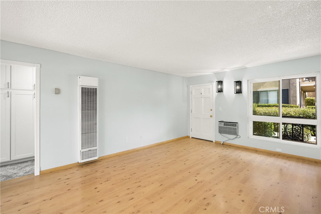 660 S Glassell Street 79