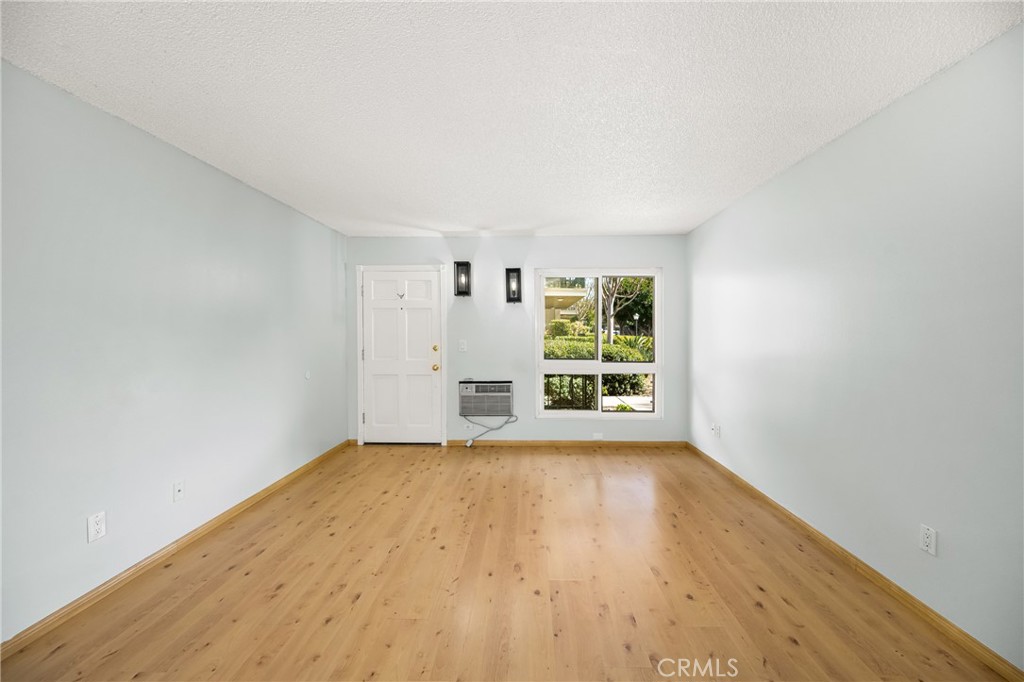 660 S Glassell Street 79