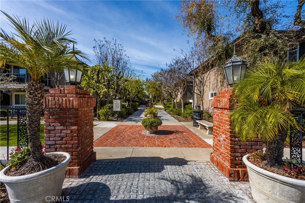 660 S Glassell Street 79