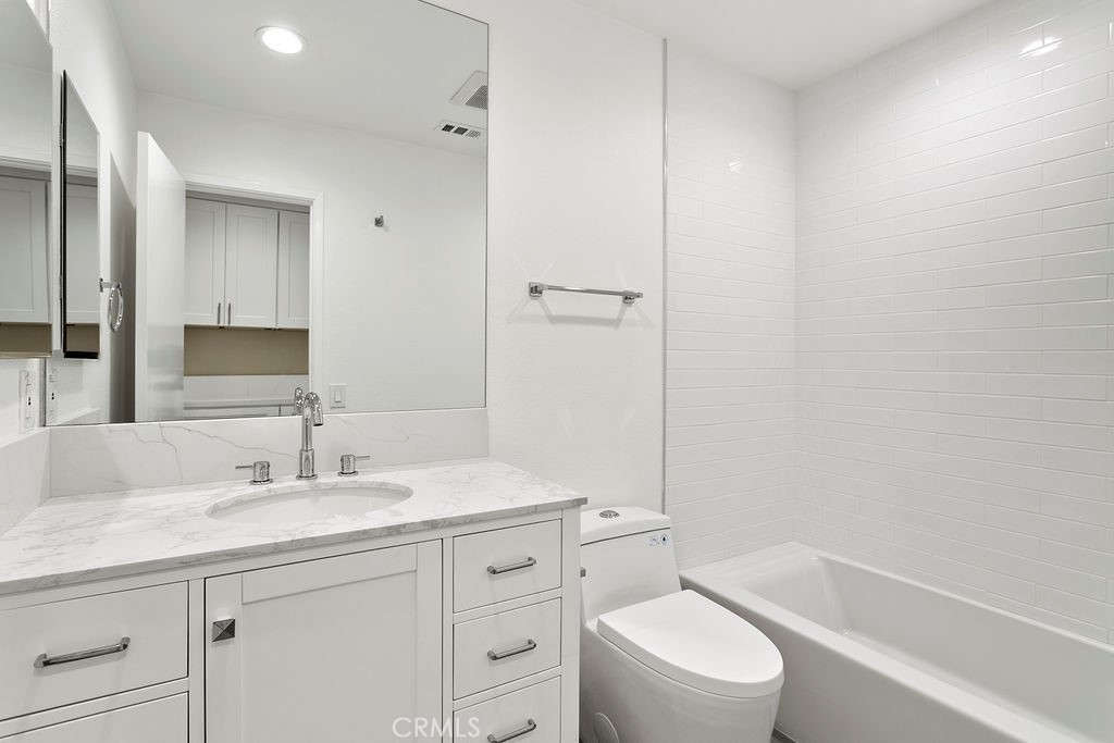 1002 Nancy Lane 1002