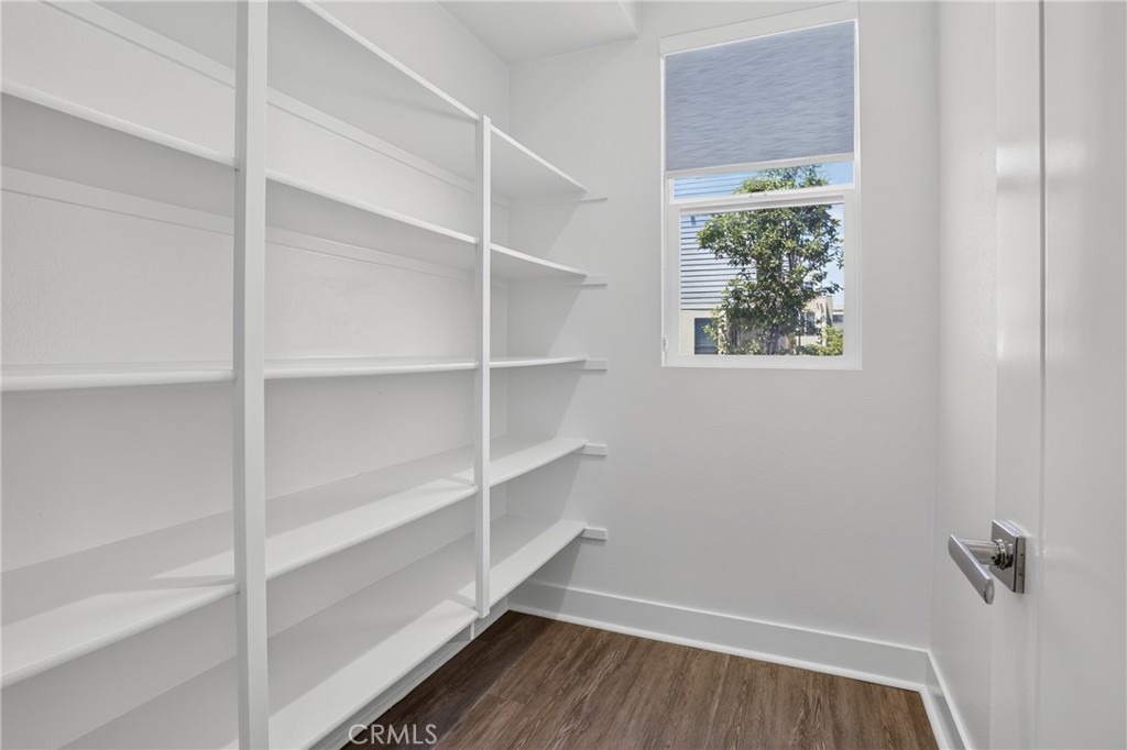 1678 Topanga