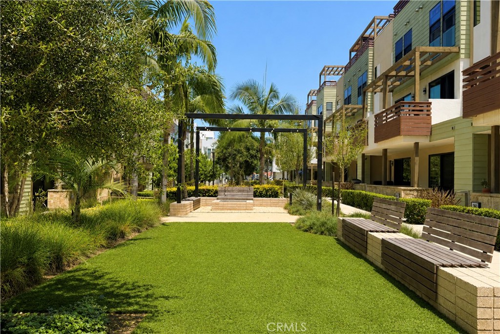 1678 Topanga