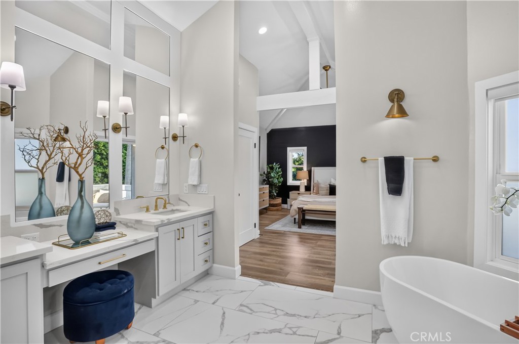 1603 Sea Horse Circle