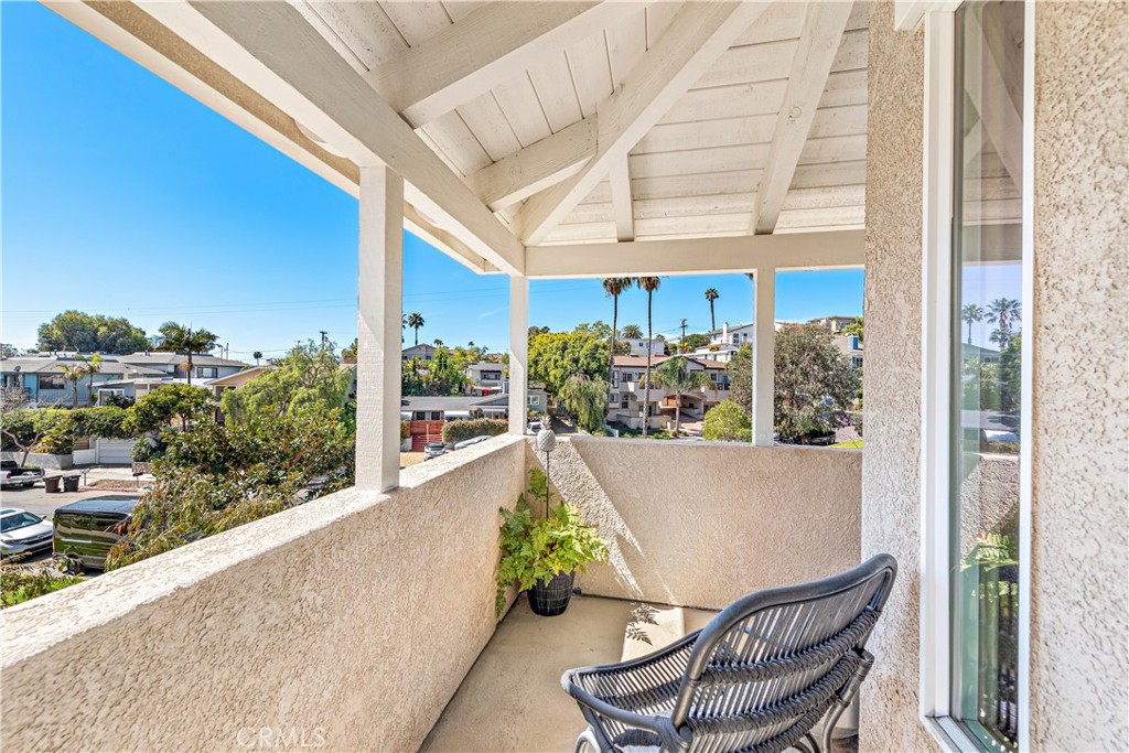 33912 Violet Lantern Street