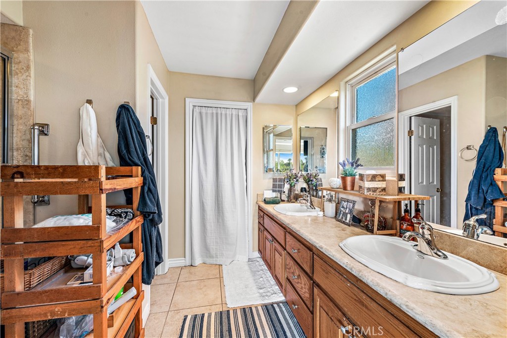 33912 Violet Lantern Street