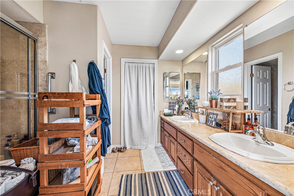 33912 Violet Lantern Street