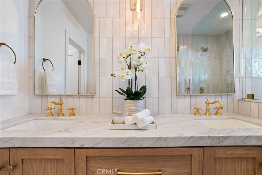 211 Monte Vista Avenue