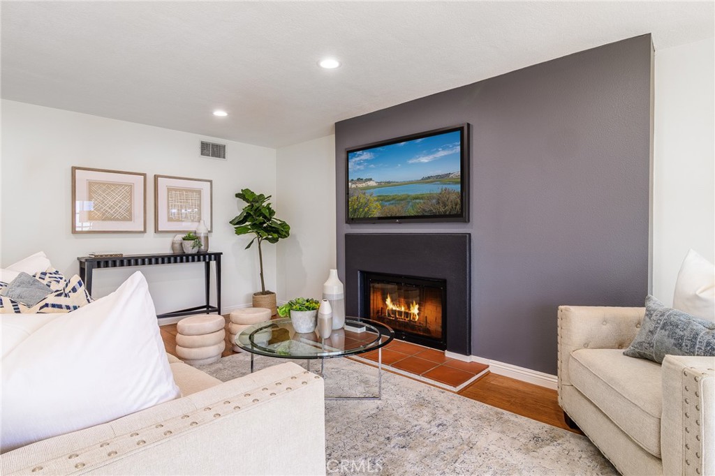 2516 University Drive