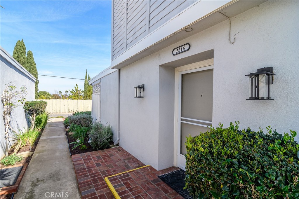 2516 University Drive