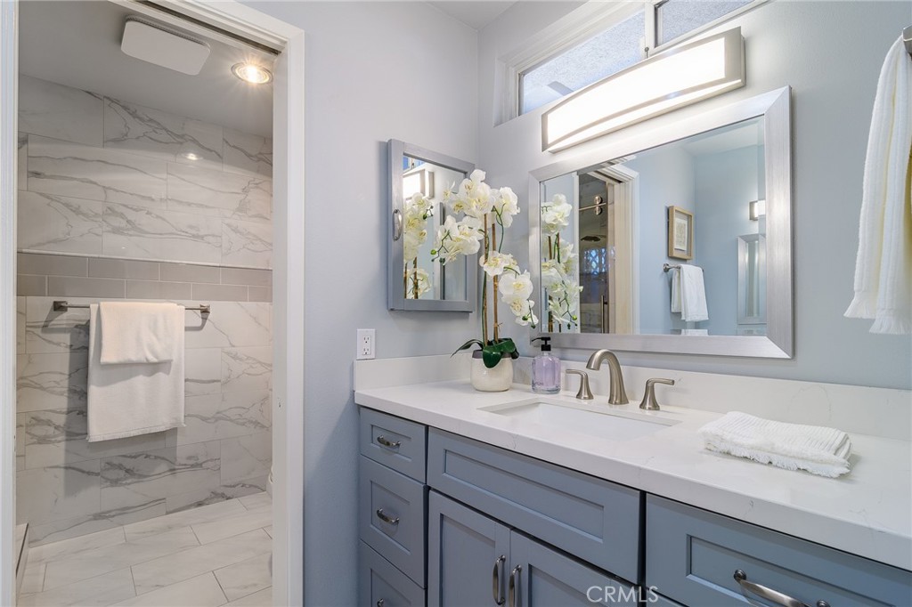 2516 University Drive