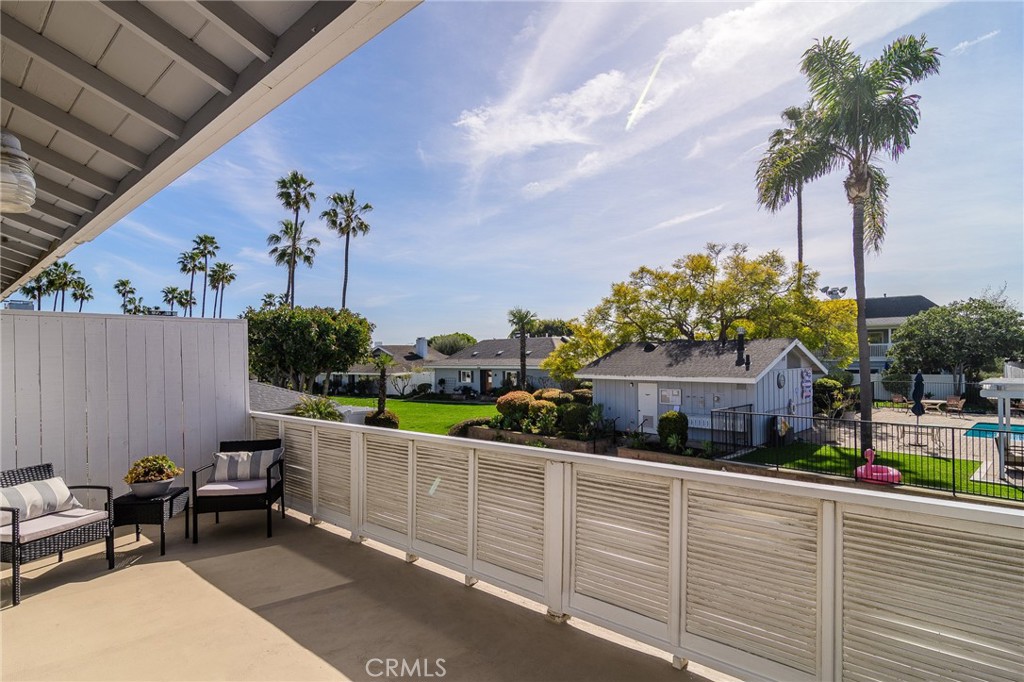 2516 University Drive