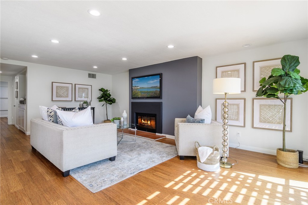 2516 University Drive