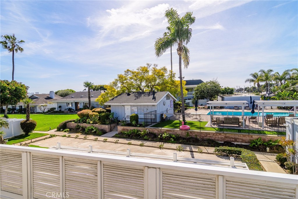 2516 University Drive