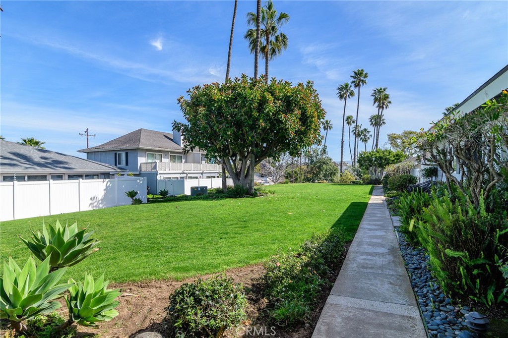 2516 University Drive