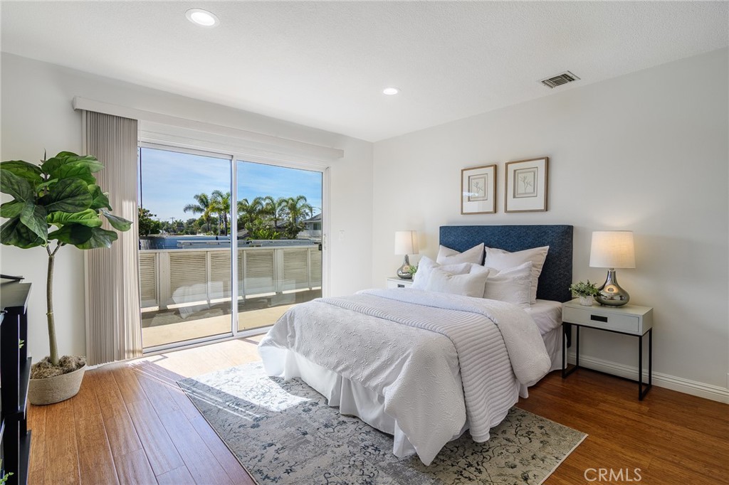 2516 University Drive