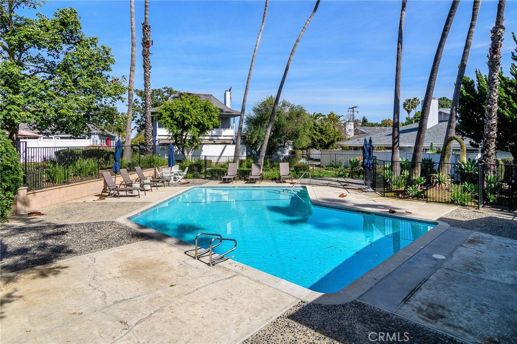 2516 University Drive