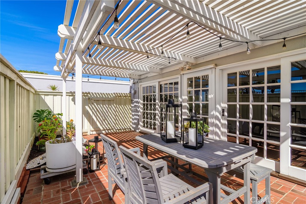 2516 University Drive