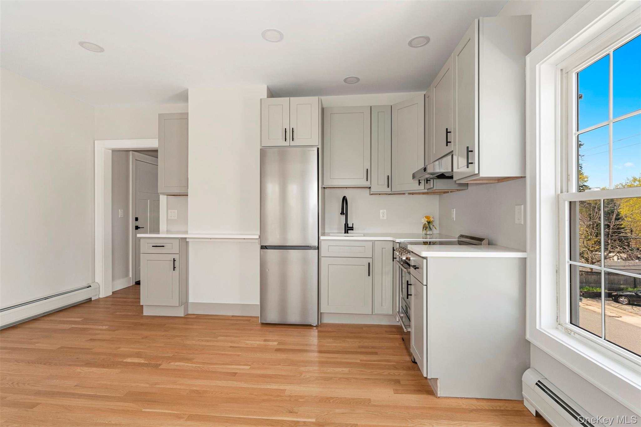 12 Oakland Unit: 1