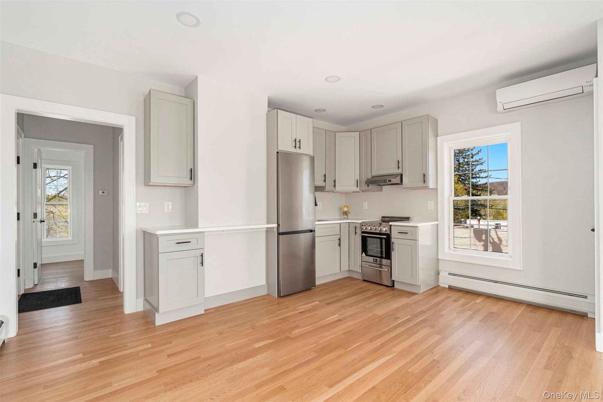 12 Oakland Unit: 1