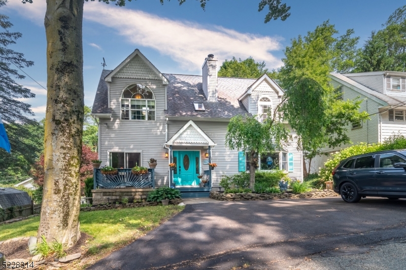 6 Terrence Ave