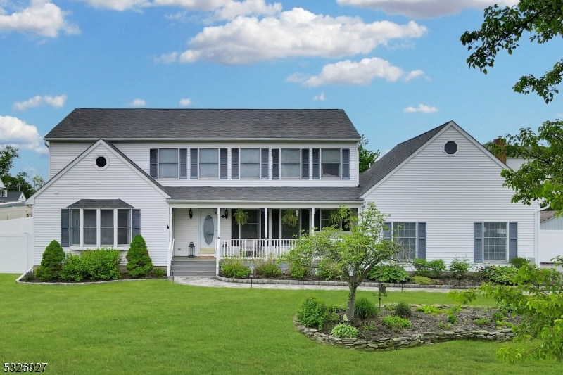 22 Douma Dr
