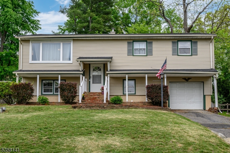 15 Mountain Heights Dr