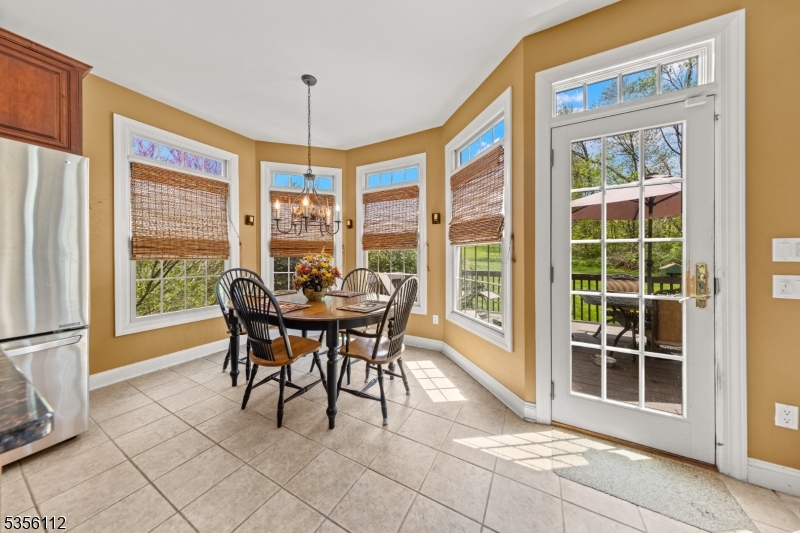 2 Sutton Ct