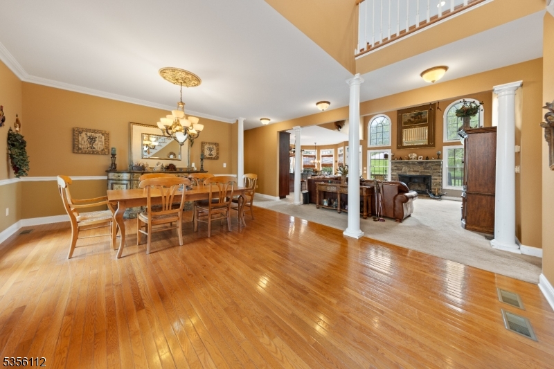 2 Sutton Ct